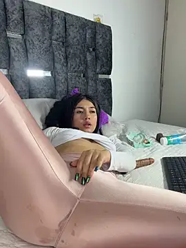 natasharuso (F young) - warm me more with your vibrations 😈