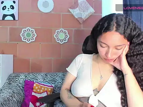mia_lovea - Mia_lovea's free webcam