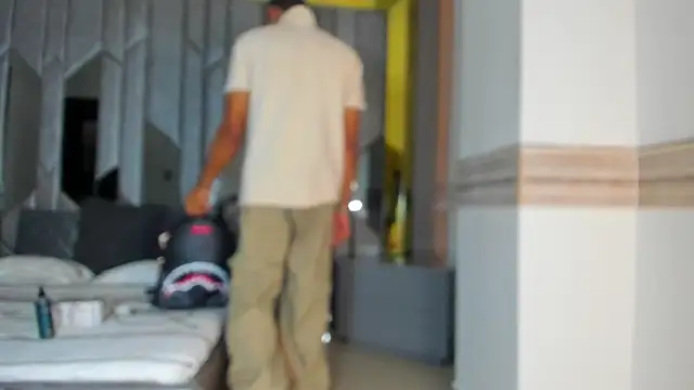 rpoolrboy (M twink) - milk in public 😈😈