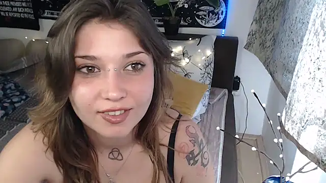 alienfortwenty - AlienforTwenty's free webcam