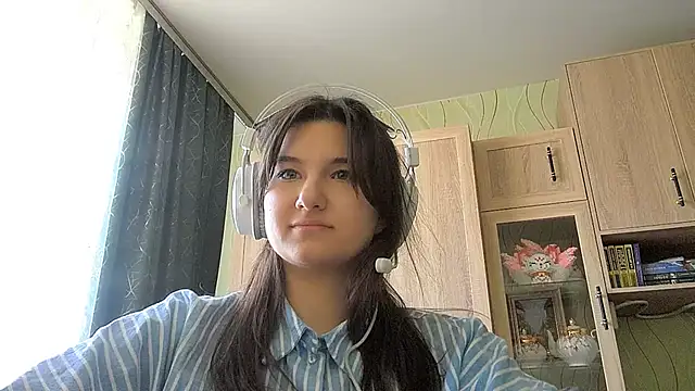 mirydeni (F young) - leg splits on general