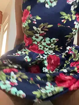 dellah27 (F young) - Tease me DADDIE 🤭🌹🌹