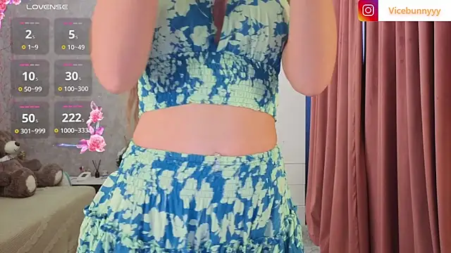 your_bunnygirl live cam profile