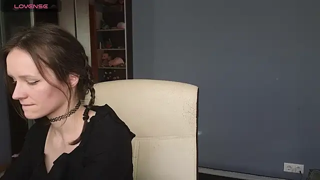 tender_swan (F young) - Stand up and turn around