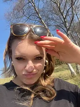 Webcam Model (SophiaWestend)  is live.Free join now!