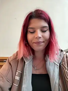 Webcam Model (RiriRoseey)  is live.Free join now!