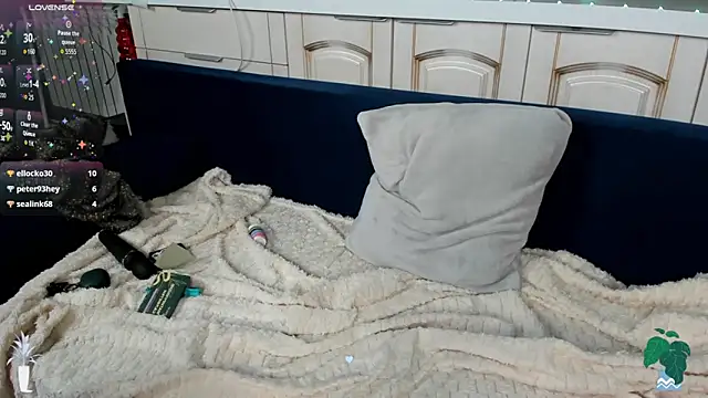 mary_xextra (F young) - anal next to the camera