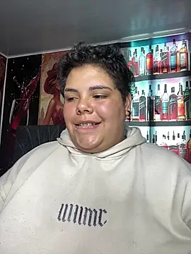 Webcam Model (Hailey_Curvy)  is live.Free join now!