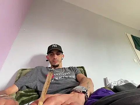 Rebeu313 live sex cam