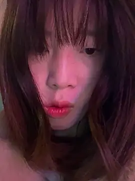 美女littleqiu在线直播