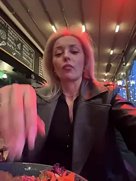 VikaBunny1 from StripChat is Freechat