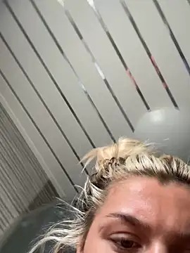 Irish_BarbieMilfx from StripChat is Freechat