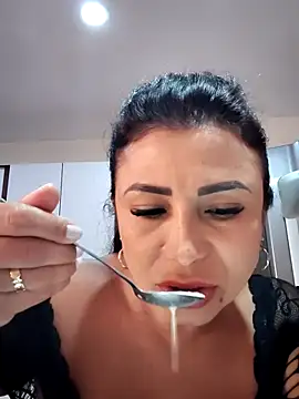 Webcam Model (mia_mancinii)  is live.Free join now!