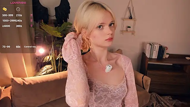 LaureMestler's live cam