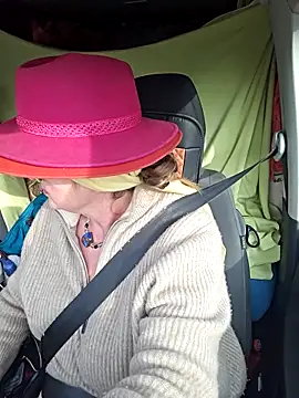 hot-muci - Hot-Muci's free webcam - UK Sex Cams