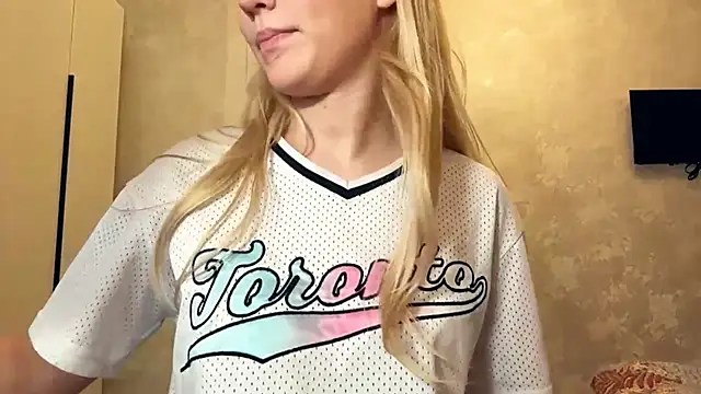 barbie_steph (F teen) - Bite my lips close to you