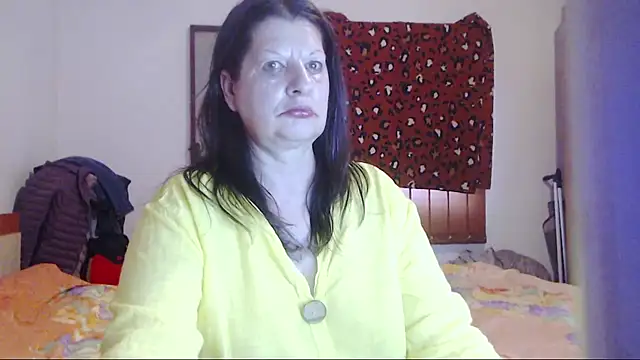 ExtasyMature live sex cam