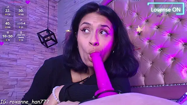 Roxanne_Han live sex cam