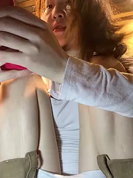 美女littleqiu在线直播