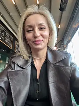 Webcam Model (VikaBunny1)  is live.Free join now!