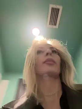 vikabunny1 (Ask my age) - your excited pussy  play PUBLIC 🔥🥵