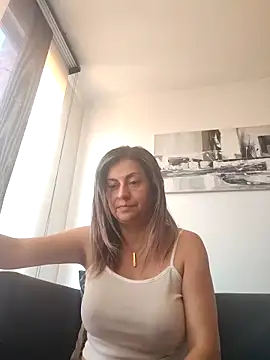 Webcam Model (Latiinvenushot)  is live.Free join now!