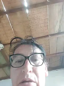 clarita_01 - Clarita_01's free webcam - UK Sex Cams