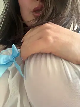 sukhakunis1 live sex cam