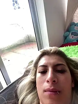 candy_lennon - Candy_Lennon's free webcam - UK Sex Cams