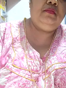 tamilthanushri live sex cam