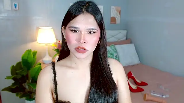 MichelleWild live sex cam