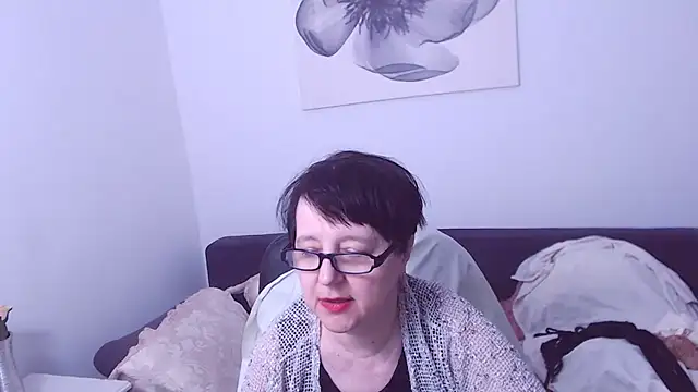 christarose (F mature) - dance monkey,naked