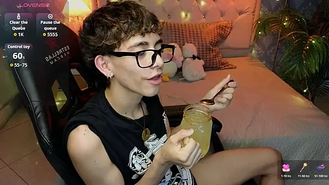 matty_sparkk (M twink) - goodbye to my clothes, 100% naked