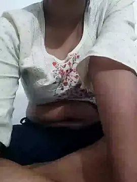 Webcam Model (me-leela)  is live.Free join now!