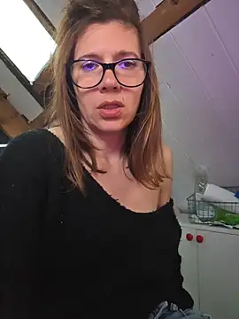 Lina_lou4 Live Webcam on Stripchat