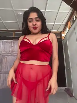 Webcam Model (EmilyNoir1)  is live.Free join now!