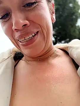 Webcam Model (MARILYNRICHTER)  is live.Free join now!