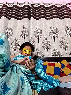 Webcam Model (Gullapi)  is live.Free join now!