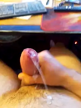 chrisdic27 - Chrisdic27's free webcam - UK Sex Cams