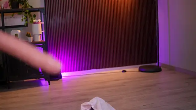 Lena_Laurent live sex cam