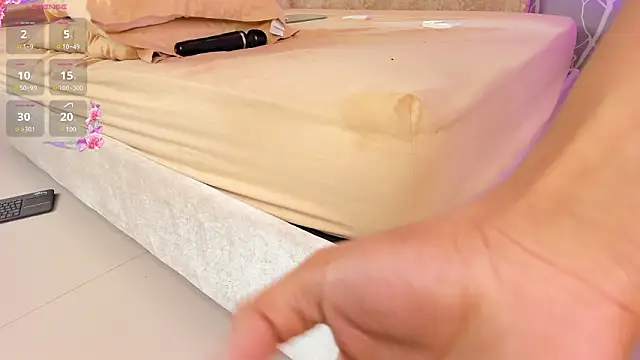 iam_nicolle - Iam_nicolle's free webcam - UK Sex Cams