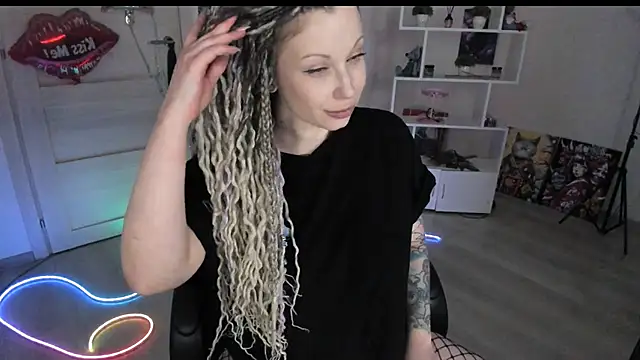 honeysallymoore - HoneySallyMoore's free webcam - UK Sex Cams