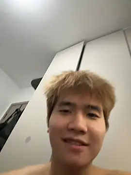 Juhone Live Webcam on Stripchat