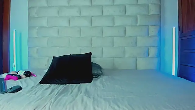 hollygrey_ - HollyGrey_'s free webcam