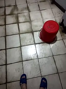 huzi518 (Ask my age) - 一瓶好酒