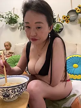 美女zhhmm在线直播