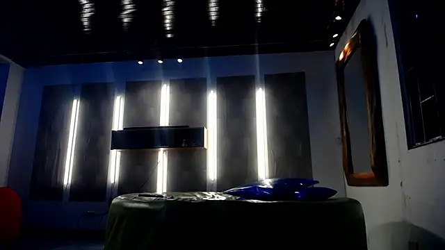 KOBAYASKYX's live cam