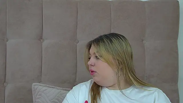 lilliankim - LillianKim's free webcam