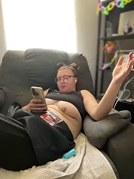 Webcam Model (HTXBELLE) is live