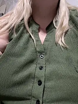 vita6777 (F young) - Show big tits